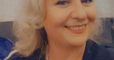 Nga e mirënjohura Elvira Zeneli -Atje ku hëna ka frikë