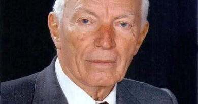 z.Palush Nue kujton me respekt maksimal Akademikun Mark Krasniqin z.Palush Nue kujton me respekt maksimal Akademikun Mark Krasniqin