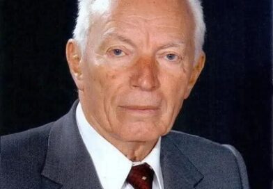 z.Palush Nue kujton me respekt maksimal Akademikun Mark Krasniqin z.Palush Nue kujton me respekt maksimal Akademikun Mark Krasniqin