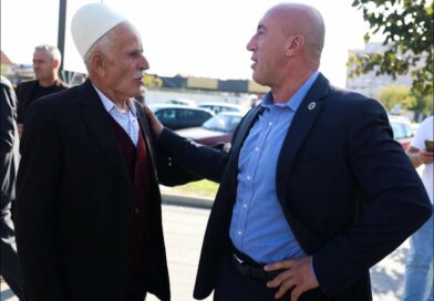 Ramush Haradinaj me emocion kujton babain e dëshmorit Ferit Curri