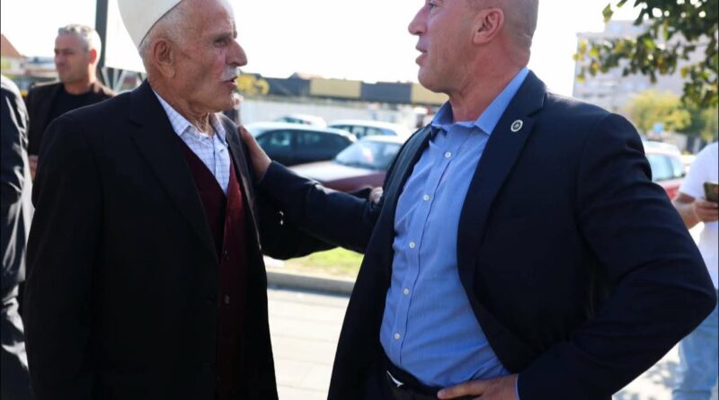 Ramush Haradinaj me emocion kujton babain e dëshmorit Ferit Curri