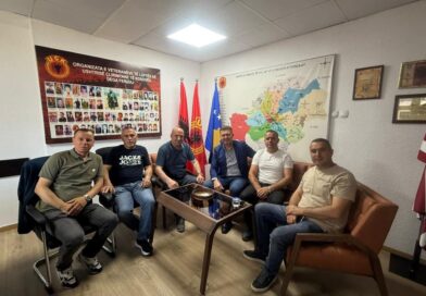 z.Besim Hoxha viziton veteranët e luftës në Ferizaj z.Besim Hoxha viziton veteranët e luftës në Ferizaj