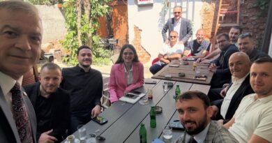 LVV dhe i nderuari Naim Bardiqi fushatë derë me derë LVV dhe i nderuari Naim Bardiqi fushatë derë me derë