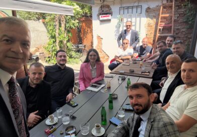 LVV dhe i nderuari Naim Bardiqi fushatë derë me derë LVV dhe i nderuari Naim Bardiqi fushatë derë me derë