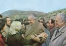 Burrështetasi i madh Enver Hoxha takim me veteranët e luftës (Foto)
