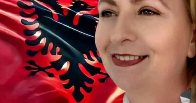 Ti , Dritë apo Rreze nga poetesha Elvira Zeneli Ti , Dritë apo Rreze nga poetesha Elvira Zeneli