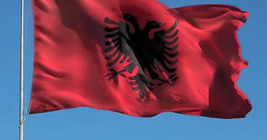 Çlirimtari i nderuar z.Nik Hiseni uron festat e Nëntorit