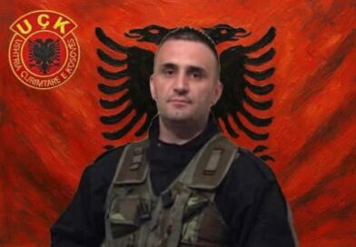 Çlirimtari Artim Elmazi viziton bashkëluftëtarin Valdet Zeka në burg në RMV