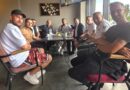 Rinia e pretë me entuziazem Hajdar Beqen