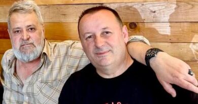 Çlirimtari Mentor Mushkolaj ngushëllon kombin për Faik Doden Çlirimtari Mentor Mushkolaj ngushëllon kombin për Faik Doden