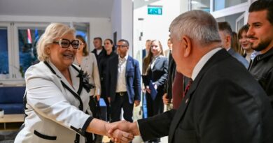 Konsulli i nderit Avnija Hafuzi takon Presidenten Justina -Shiroka Pula